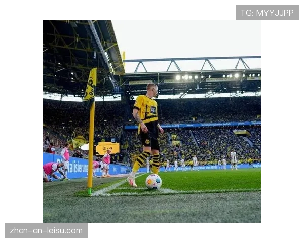 多特蒙德赛前训练全程封闭,重点演练针对巴黎圣日耳曼锋线的防守策略